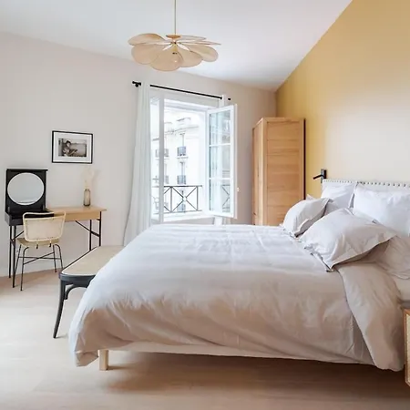 Apartment Grande Terrasse, Climatisation, 3 Chambres, Marais *